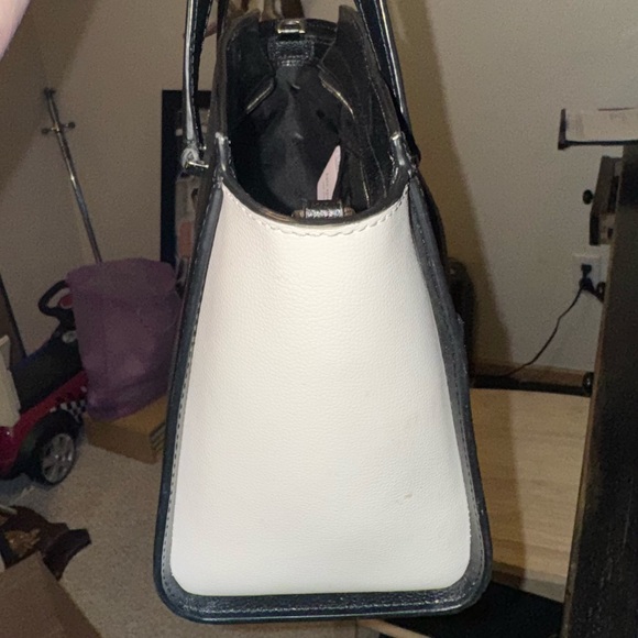 Kate spade black and white handheld bag - Picture 3 of 5